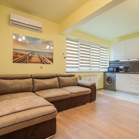 Top Location Central New & Spacious 3 Bdr Apt Medical Academy Sofia Esterno foto