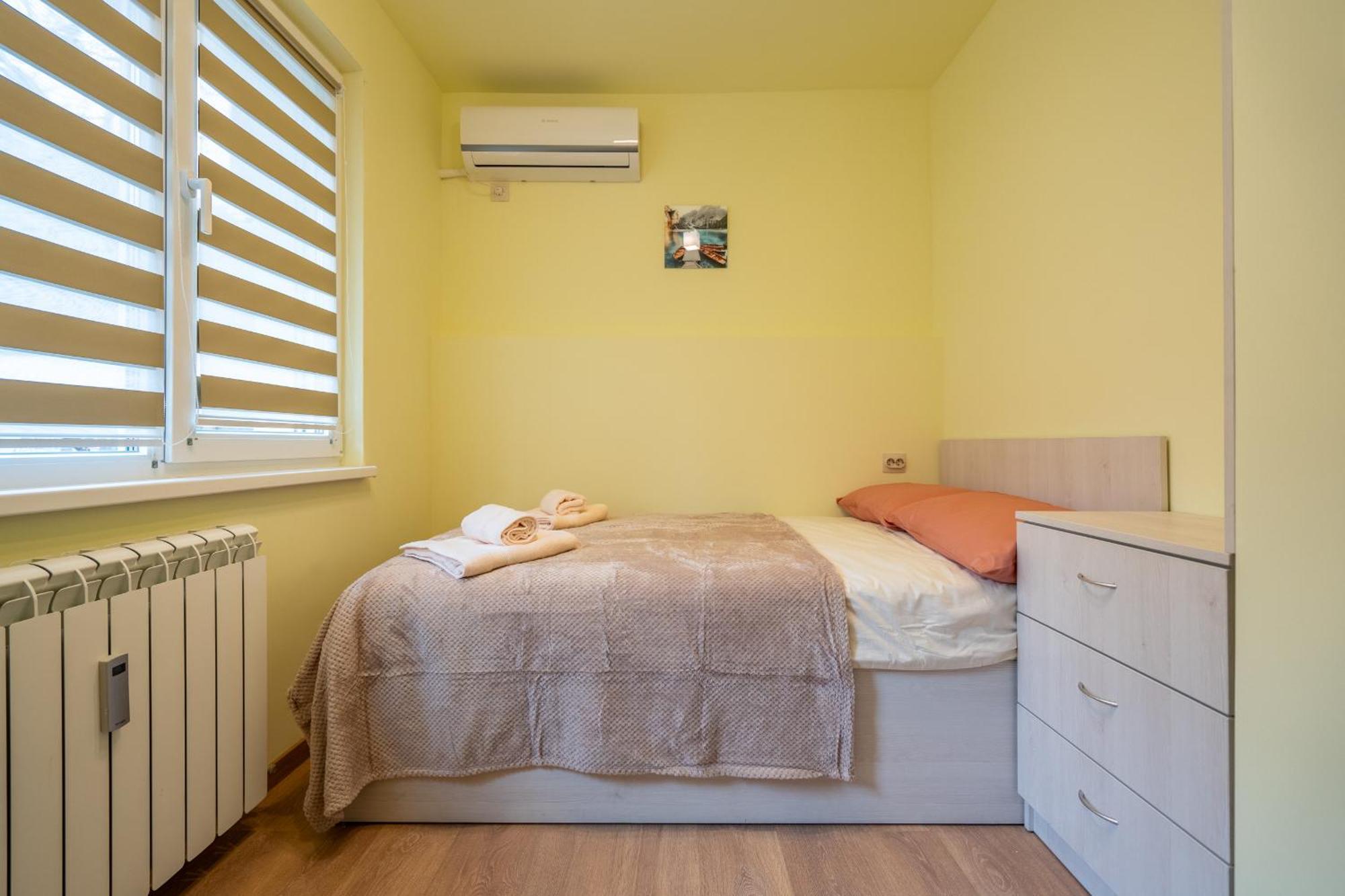 Top Location Central New & Spacious 3 Bdr Apt Medical Academy Sofia Esterno foto