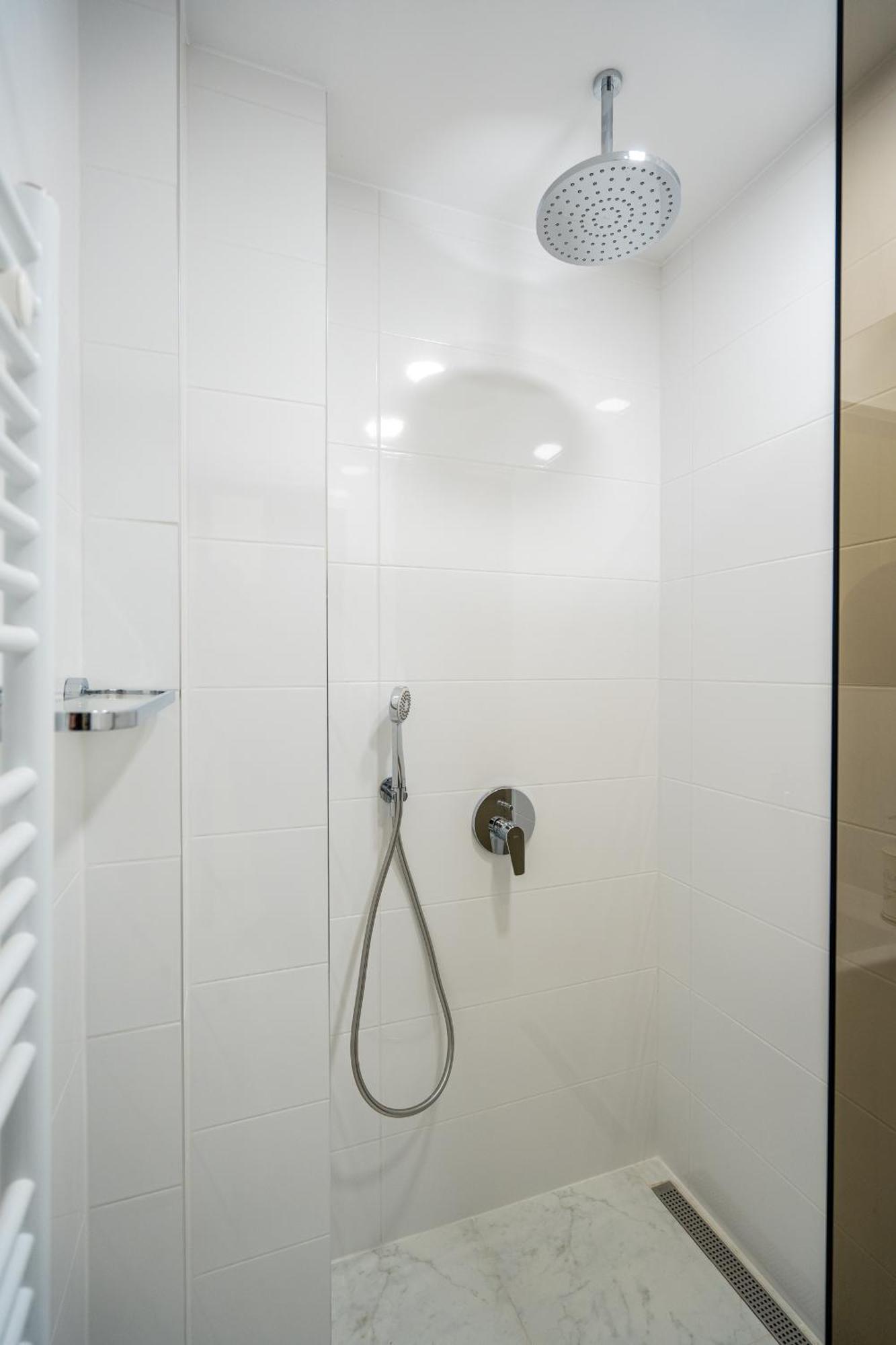 Top Location Central New & Spacious 3 Bdr Apt Medical Academy Sofia Esterno foto