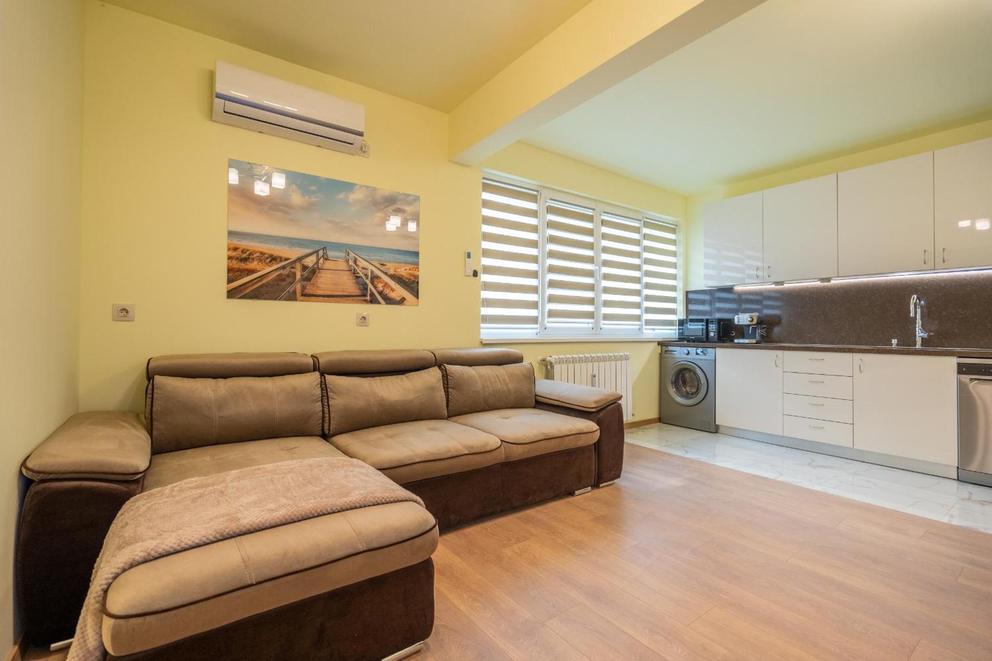 Top Location Central New & Spacious 3 Bdr Apt Medical Academy Sofia Esterno foto