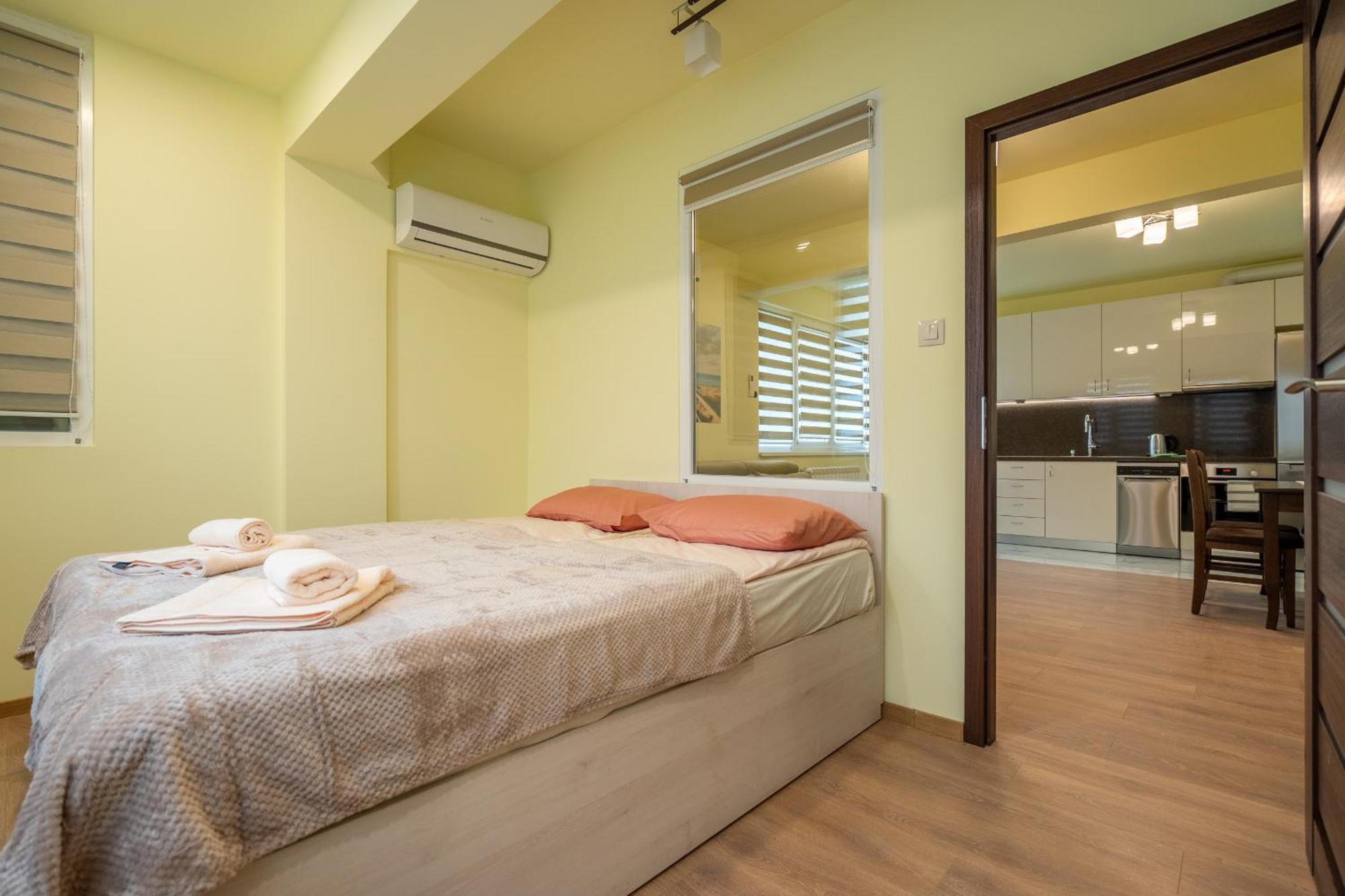 Top Location Central New & Spacious 3 Bdr Apt Medical Academy Sofia Esterno foto