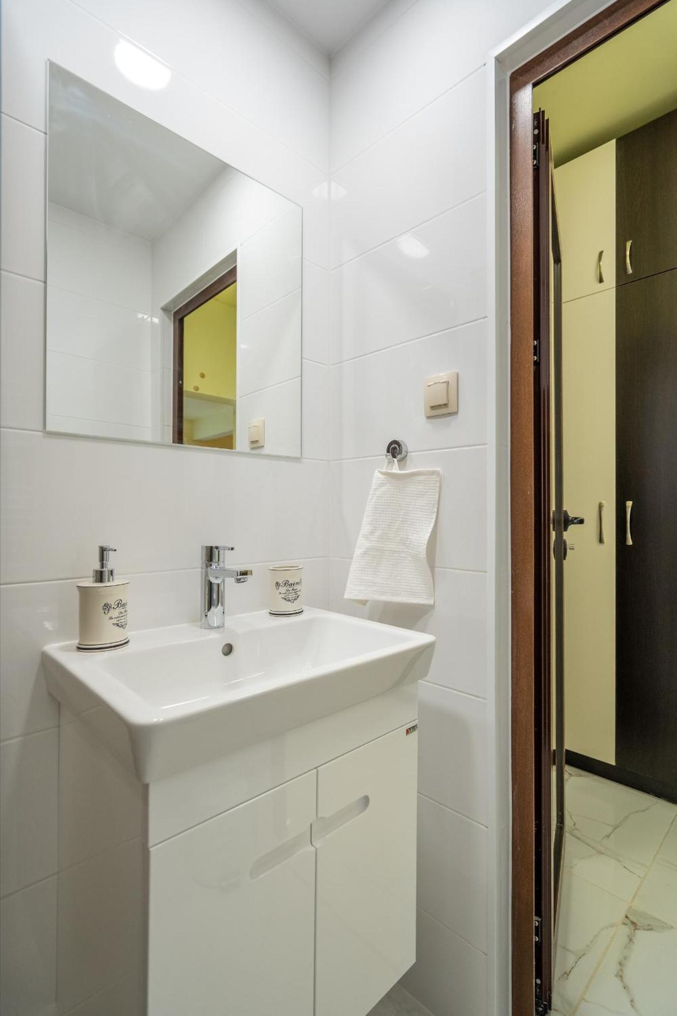 Top Location Central New & Spacious 3 Bdr Apt Medical Academy Sofia Esterno foto