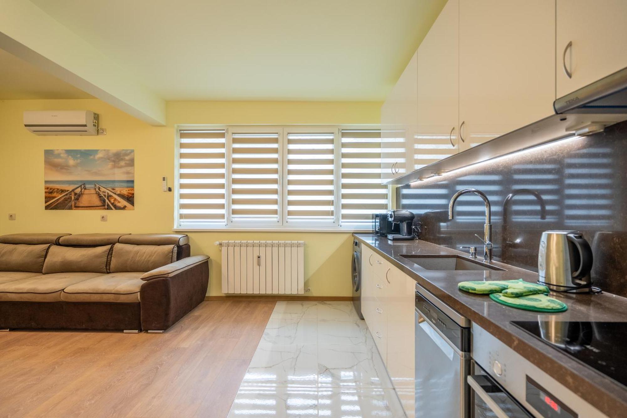 Top Location Central New & Spacious 3 Bdr Apt Medical Academy Sofia Esterno foto