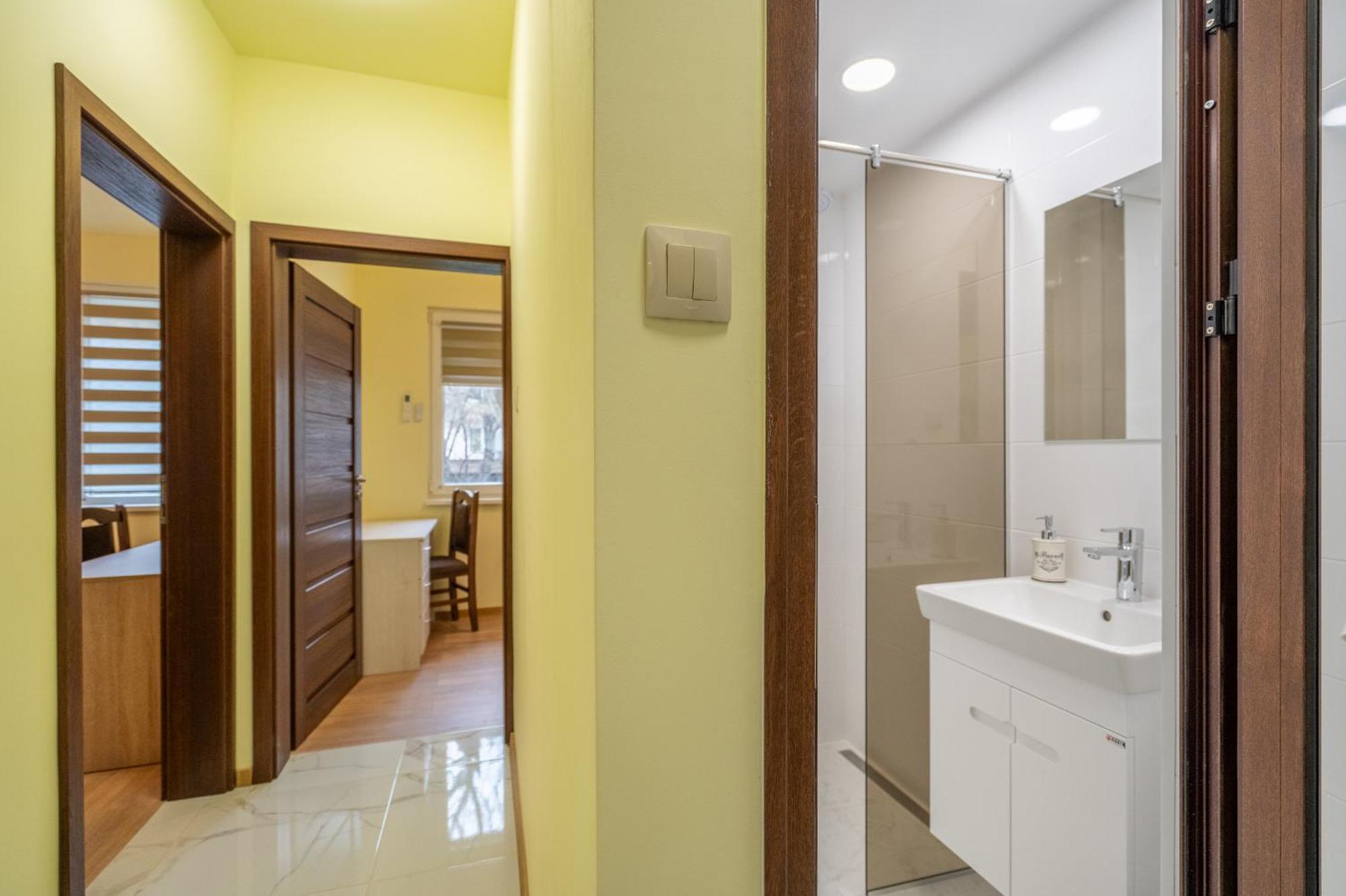 Top Location Central New & Spacious 3 Bdr Apt Medical Academy Sofia Esterno foto
