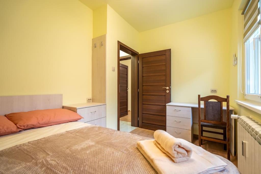 Top Location Central New & Spacious 3 Bdr Apt Medical Academy Sofia Esterno foto