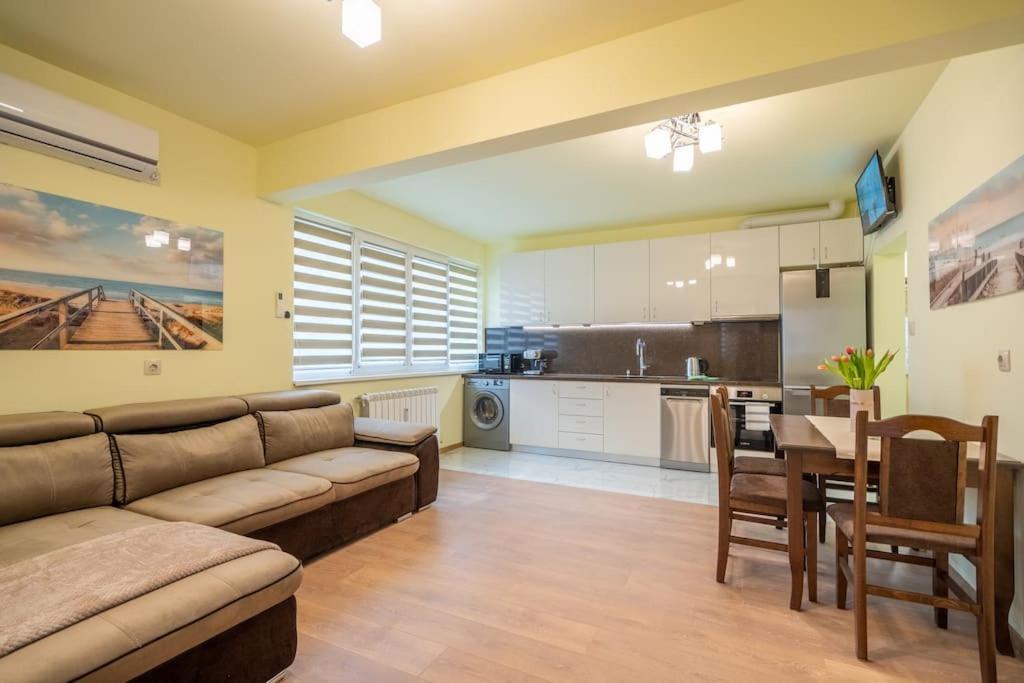 Top Location Central New & Spacious 3 Bdr Apt Medical Academy Sofia Esterno foto